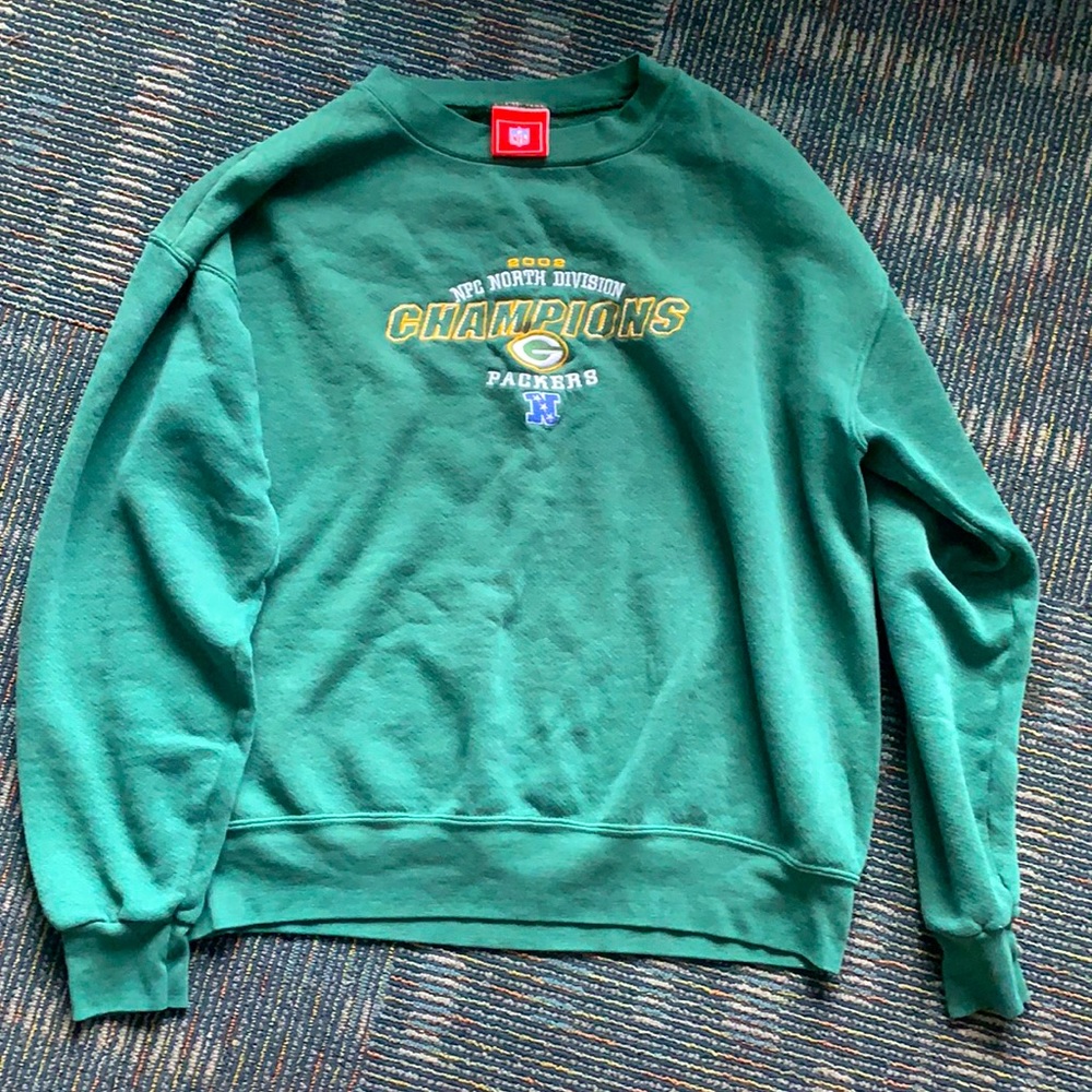 Vintage 2002 Green-bay Packers Embroidered Crewneck.